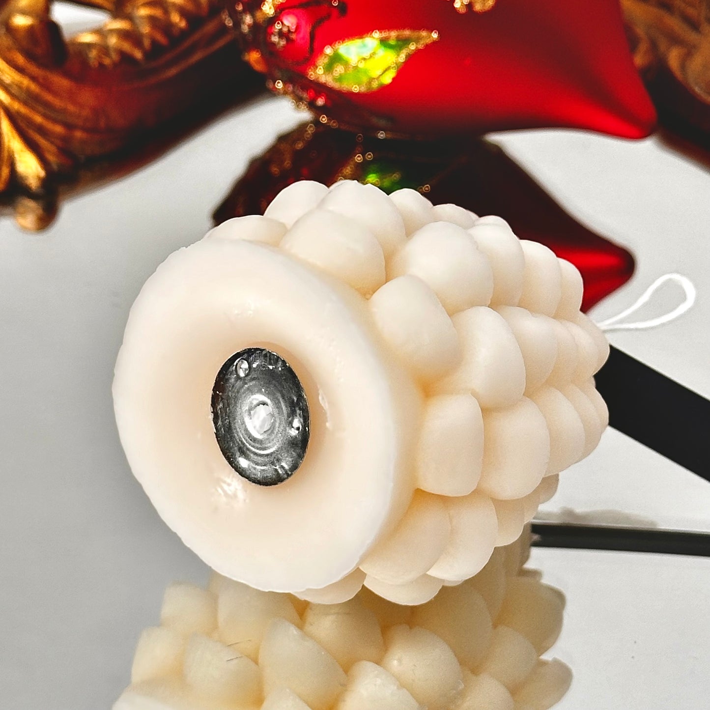 Holiday Candle — Pinecone Candle (Ivory Pine)