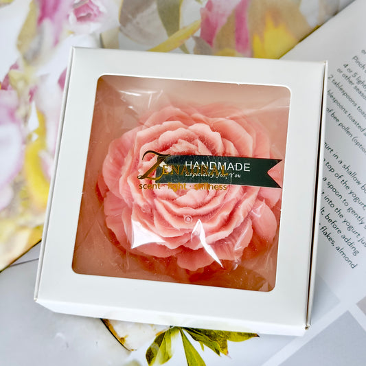 Pink single-bloom flower candle in white window gift box — Zenaural