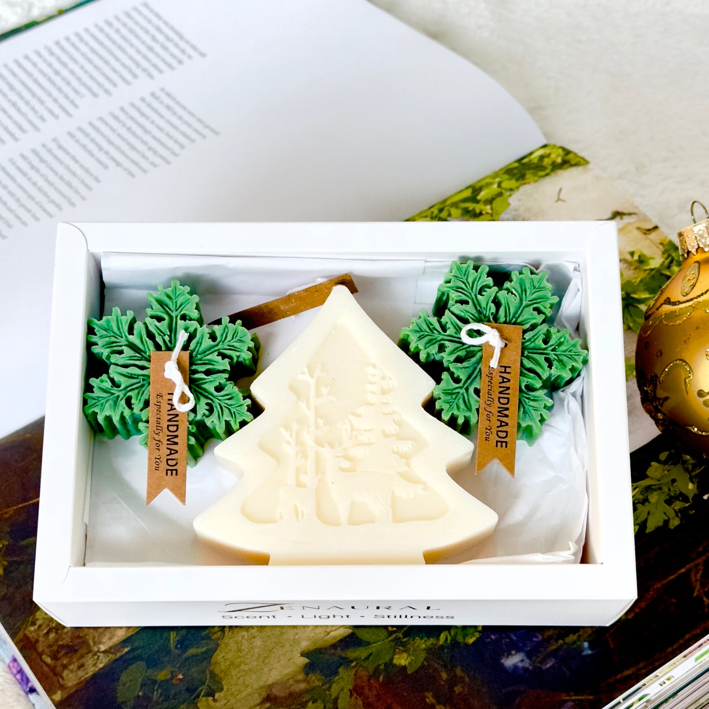 Holiday Candle — Tree & Green Snowflakes Set —Ivory Pine