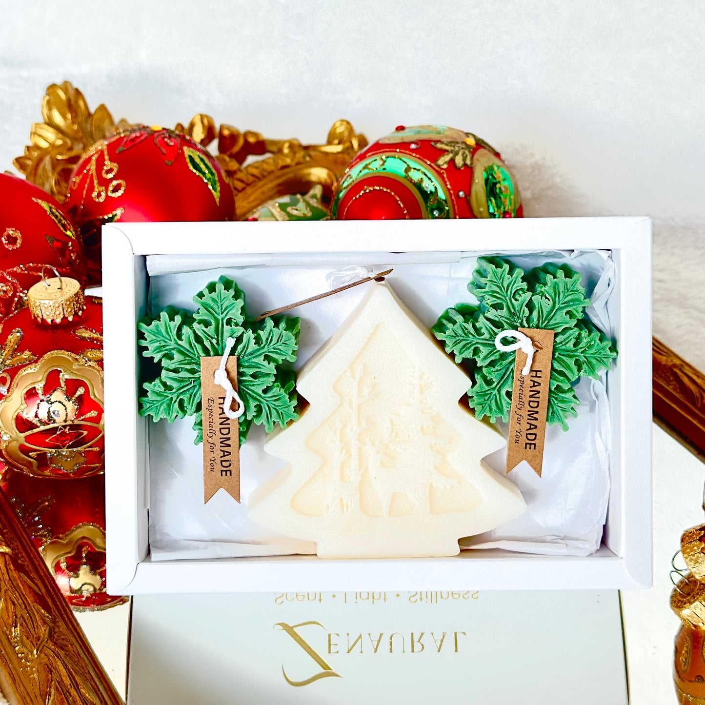 Holiday Candle — Tree & Green Snowflakes Set —Ivory Pine