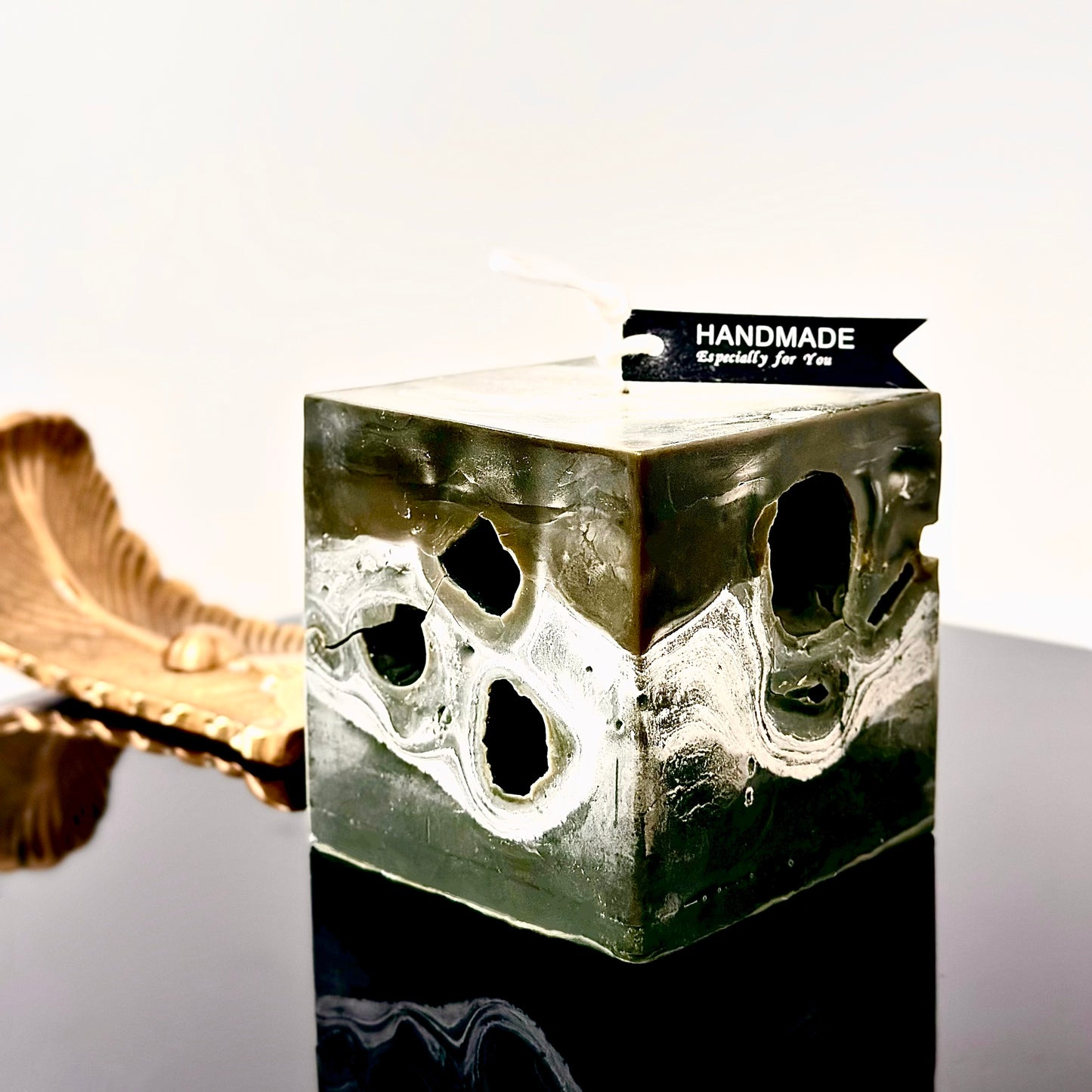 Aether Hollows — Olive Strata