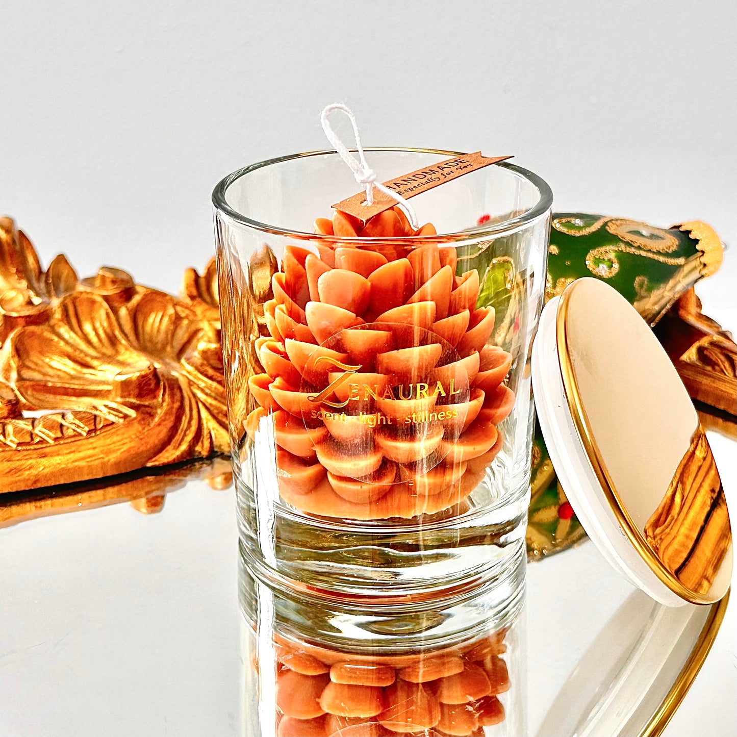 Sculpted Keepsake — Pinecone Candle (Amber Pine)