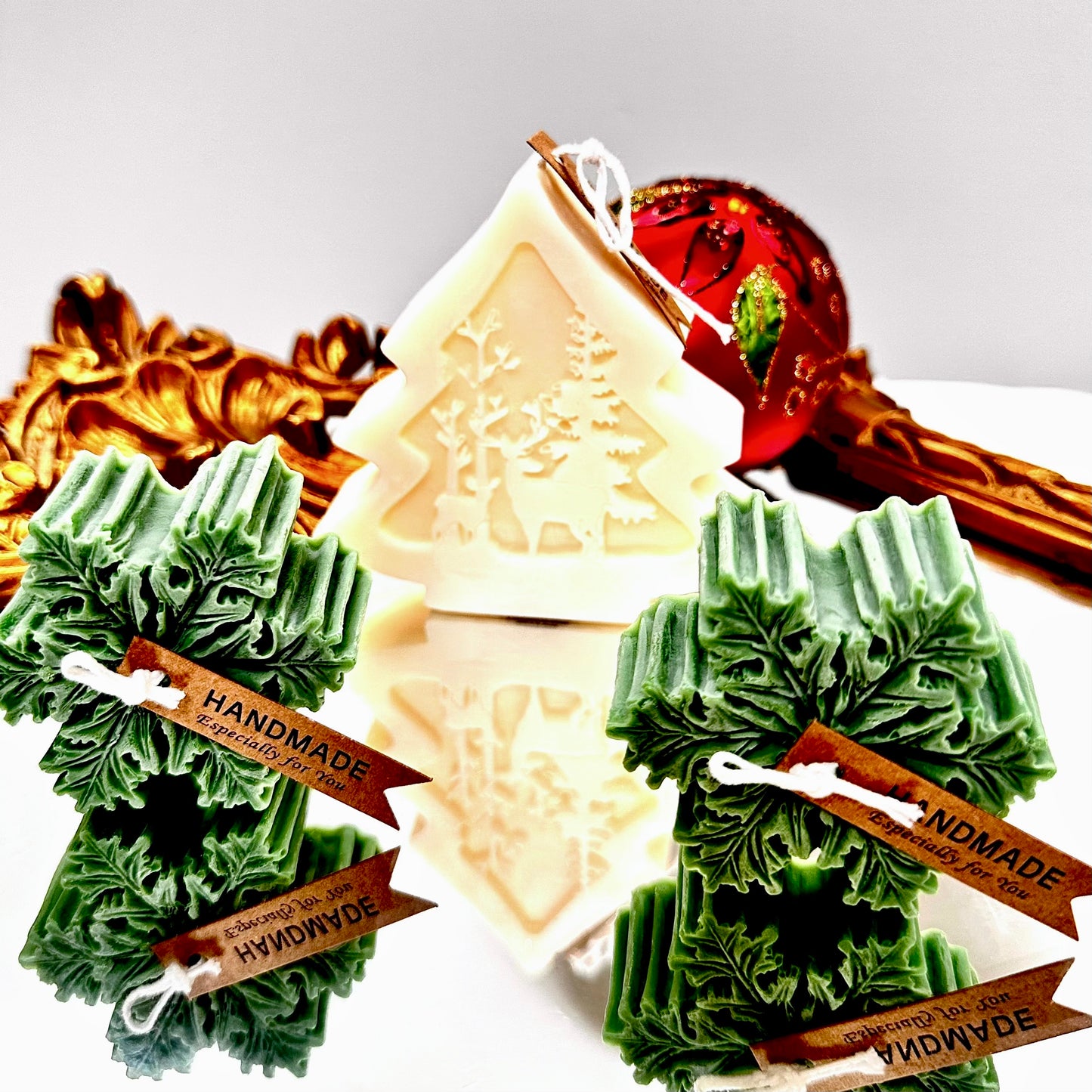 Holiday Candle — Tree & Green Snowflakes Set —Ivory Pine